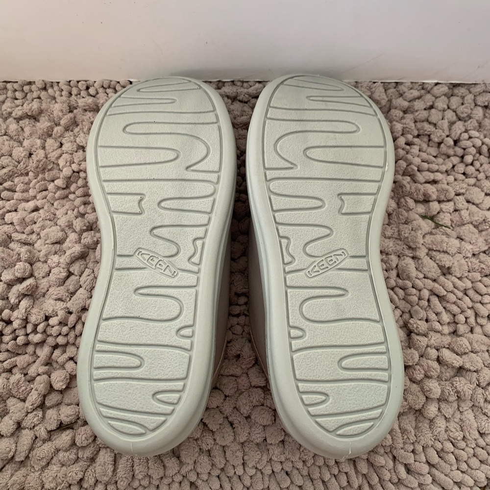 Keen woman tie sneakers. NWOT - Picture 6 of 7